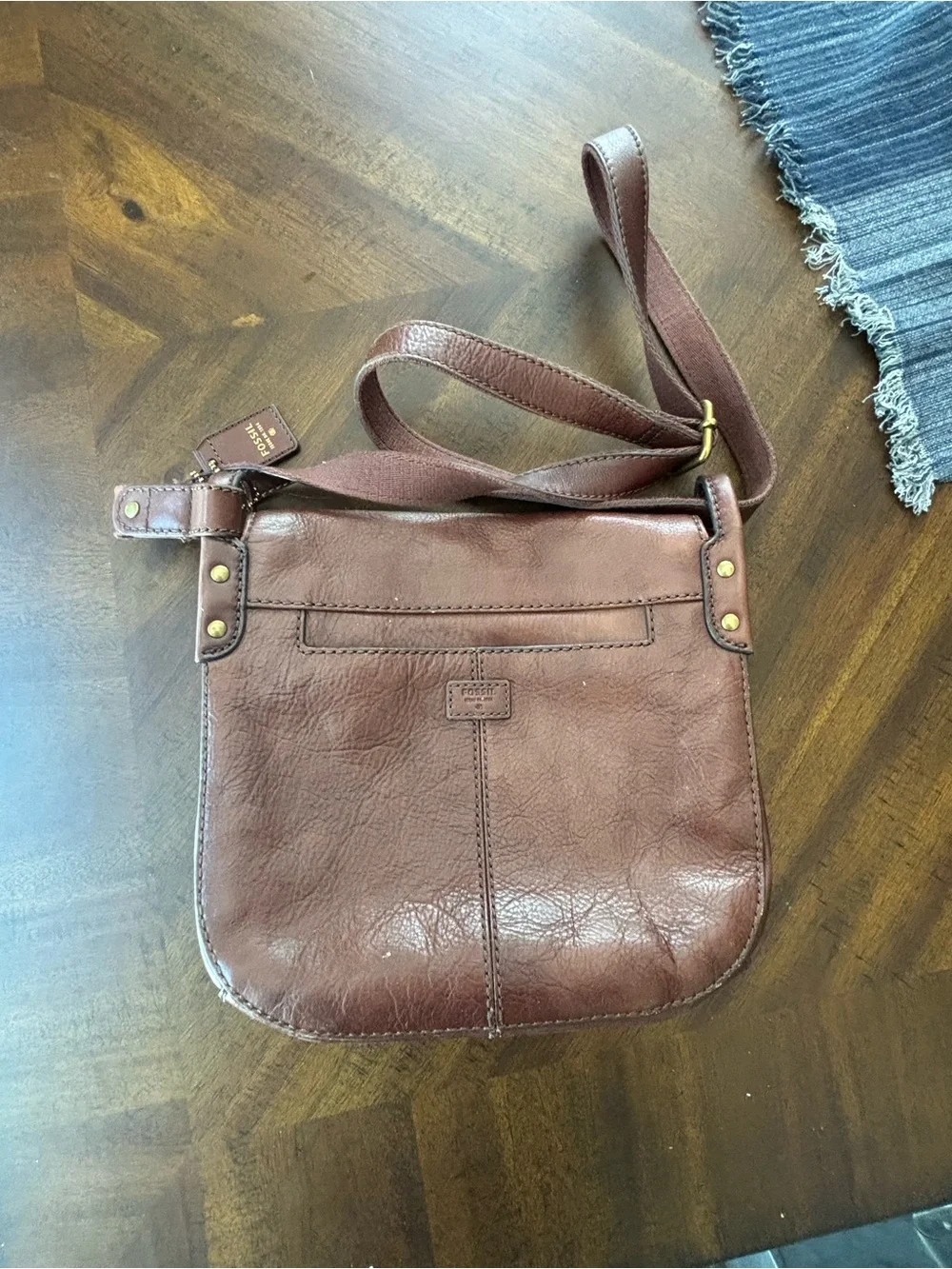Fossil Leather Crossbody Bag in Brown.